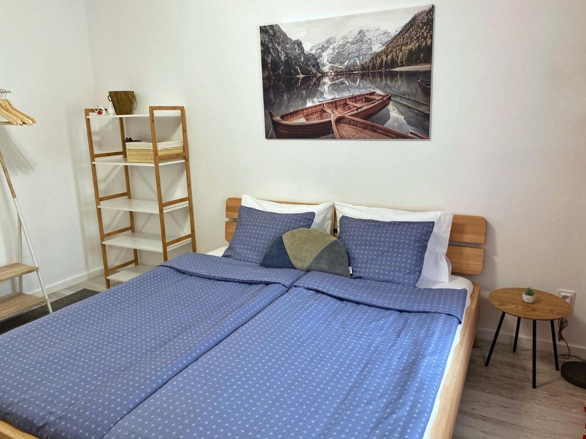 Highland Home - Cozy Apartments Near City Center Oradea Buitenkant foto