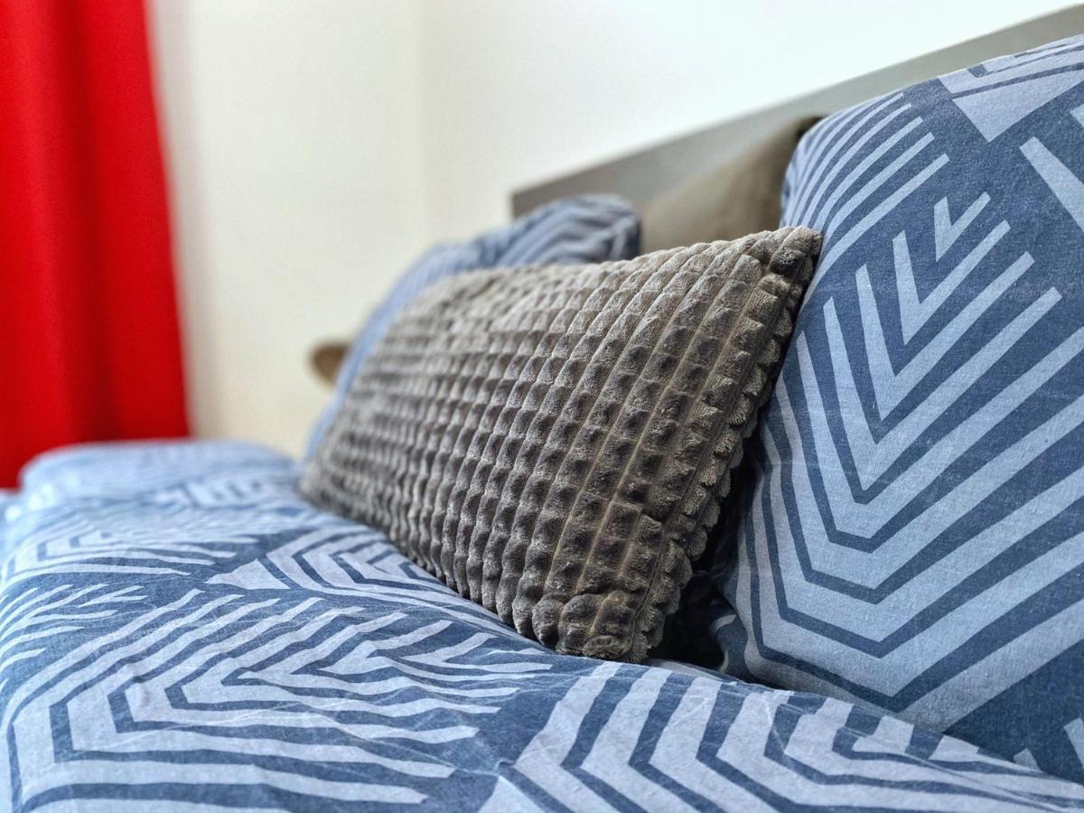 Highland Home - Cozy Apartments Near City Center Oradea Buitenkant foto