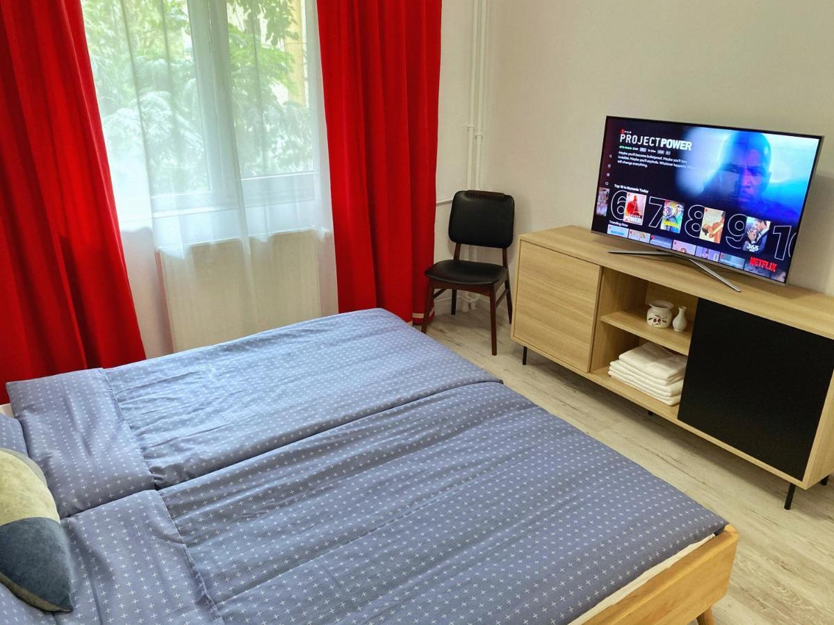 Highland Home - Cozy Apartments Near City Center Oradea Buitenkant foto